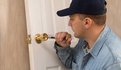 Santa Clarita emergency locksmith